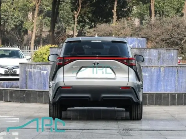Mobil Toyota BZ4X tahun 2022